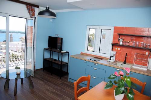 Hostal Tanya-apartments And Rooms
