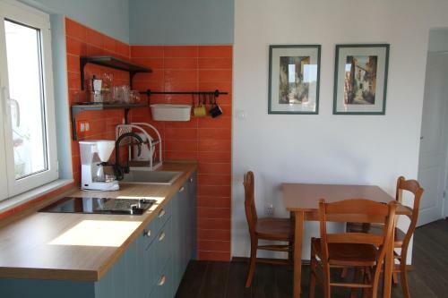 Hostal Tanya-apartments And Rooms