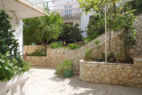 Apartments With A Parking Space Hvar - 9658