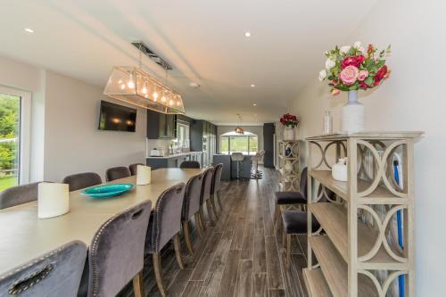 Marina Views, Kinsale, Exquisite Holiday Homes, Sleeps 16