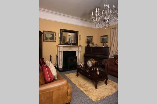 Villa Mount Eagle - Sleeps 24 With Hot Tub
