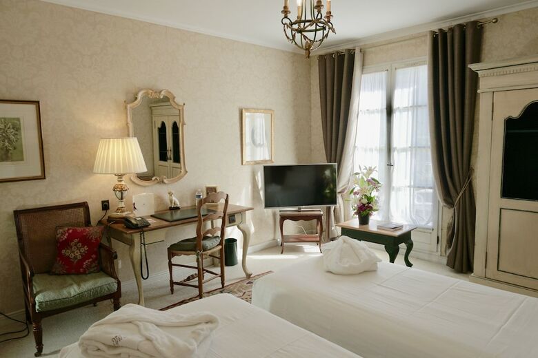 Hotel Le Manoir De Gressy