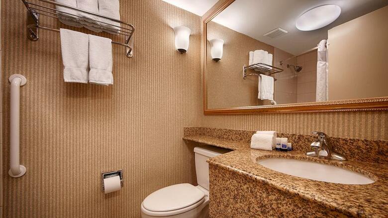Best Western Plus North Haven Hotel