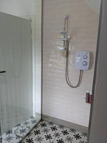 Hostal Downstairs Double Room With Swilly View Shared Large Bathroom