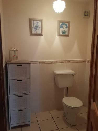 Manor Holiday Home-sleeps 8