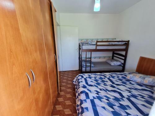 Ampla Casa Com 5 Quartos E Vista Para O Mar