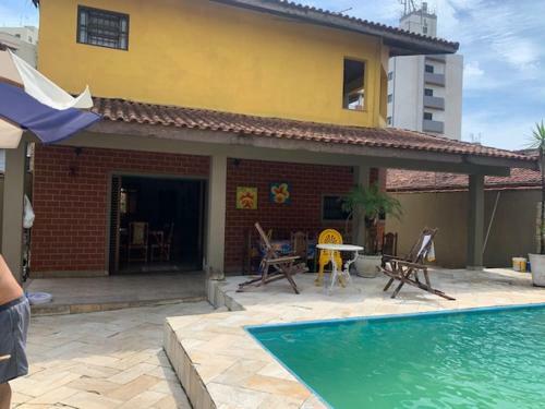 Lindo Sobrado Amarelo -pr�ximo A Praia