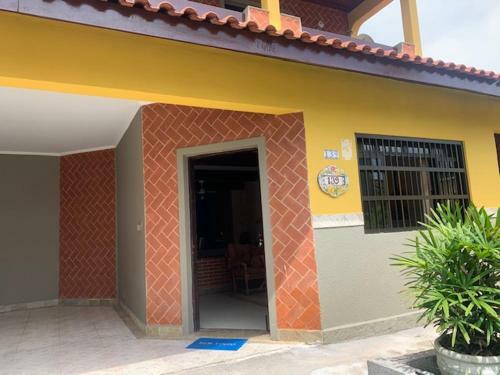 Lindo Sobrado Amarelo -pr�ximo A Praia
