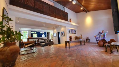 Bed & Breakfast Guest House & Art Gallery