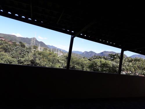 Casa Ampla Com Vista Para As Montanhas