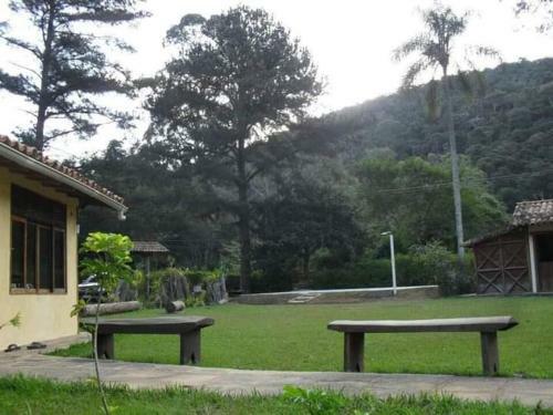 Sitio Com Lago E Piscina