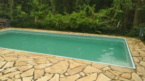 Sitio Com Lago E Piscina