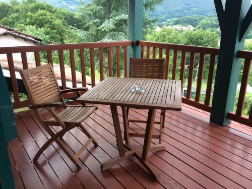 Hostal Guest House Maison Iratzean
