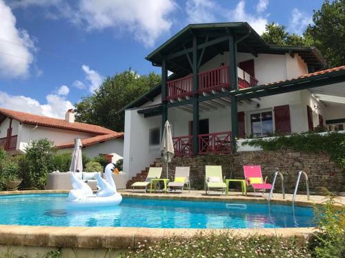 Hostal Guest House Maison Iratzean