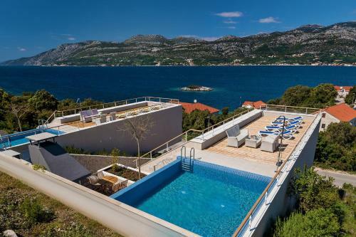 Beautiful Villa Alhena & Aurora