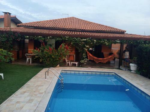 Casa T�rrea Com Piscina � 100 Mts Da Praia