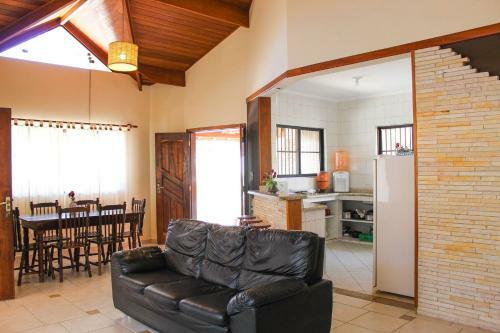 P002 - Casa Com 3 Dormit�rios Piscina E Churrasqueira