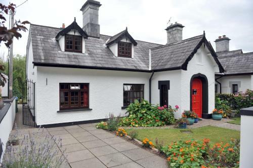 Ivy Cottage Steps From Killarney National Park