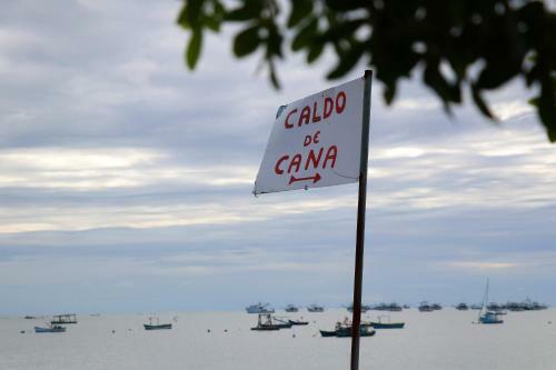 Curta Praia de Arma��o - Casa Girassol