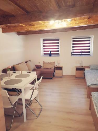 Gy�ngy Apartmanh�zak