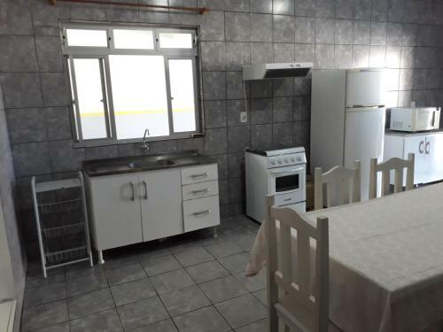 Casa Bem Localizada! 1km Da Praia!