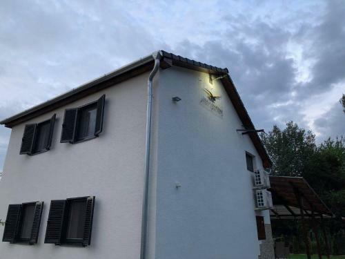 Sir�ly Apartman