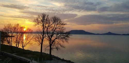 Sunset Plage Apartman Fony�d