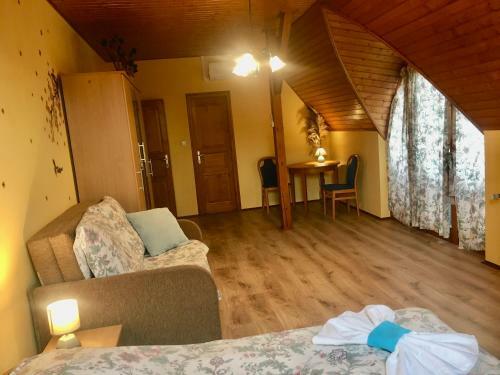 Hostal Marta Guest House