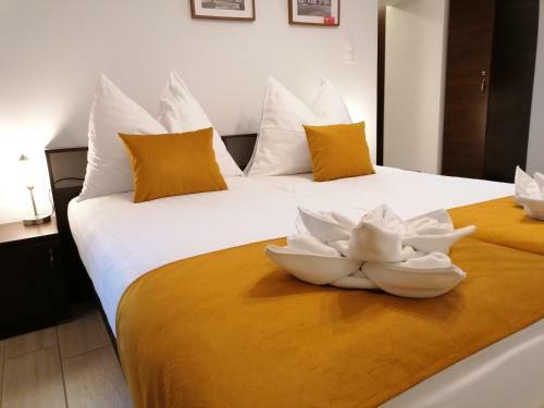 River Apartmanh�z