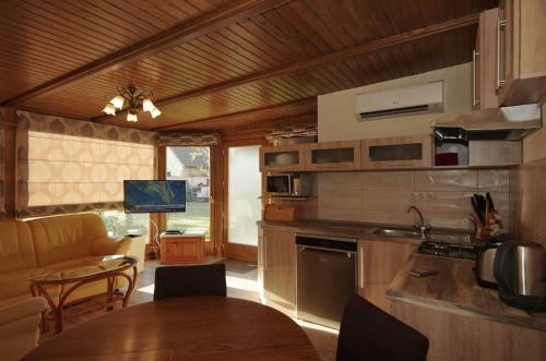 M�ty�s Apartmanh�z