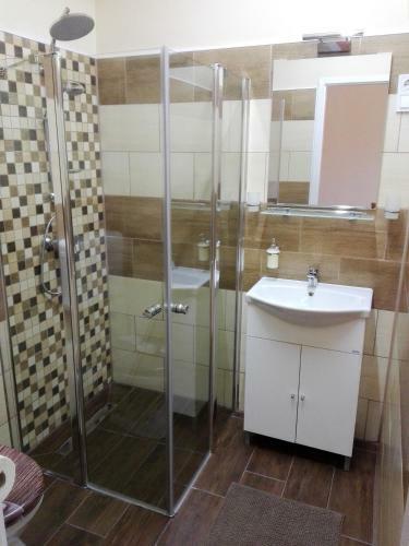 Ker�kv�r Apartman Gyula