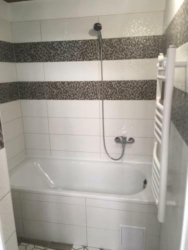 M�ra Apartmanh�z