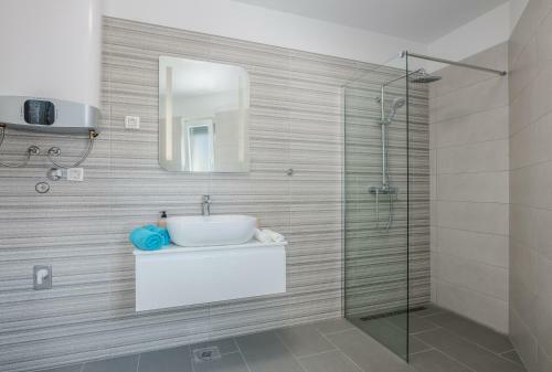 Apartments Villa "aurea" With Pool