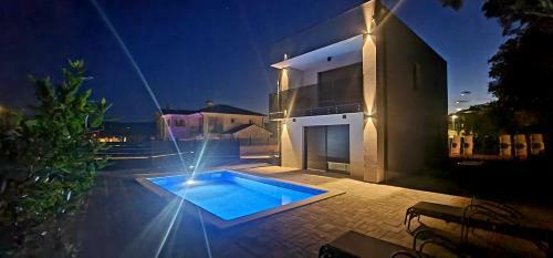 Apartments Villa "aurea" With Pool