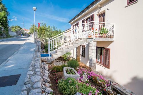 Apartments Ana S