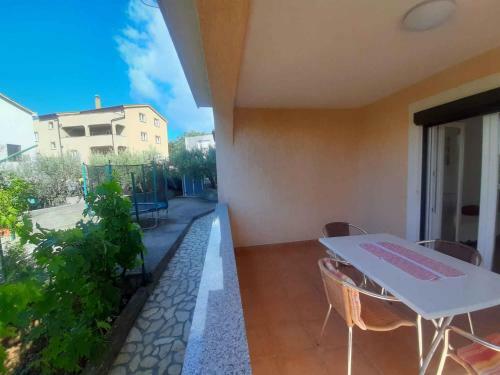 Apartment In Krk - Insel Krk 40969