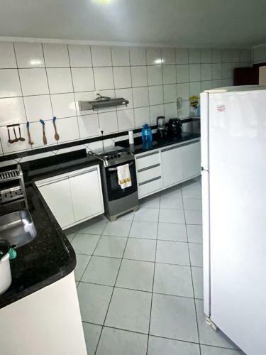 Casa Para 9 Pessoas, Com Piscina E Churrasqueira