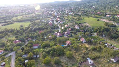 Hostal Cseresznyevir�g Vend�gh�zak