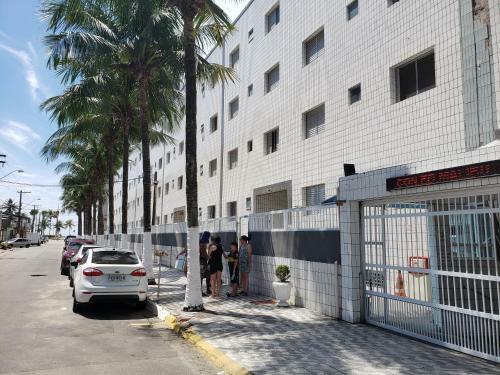 Apartamento Kit�o Com Quarto 50mts Do Mar