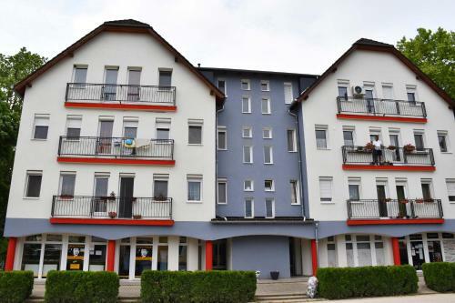 Pilik�n Apartments Lenti