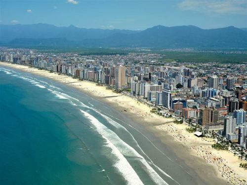 Belo Apartamento Ha 50m Da Praia