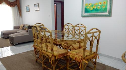 Belo Apartamento Ha 50m Da Praia