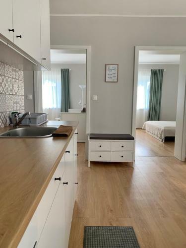 Otthon A Balatonon Vend�gh�z
