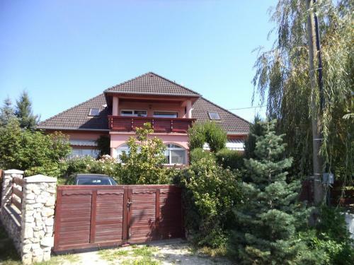 Kinga Villa