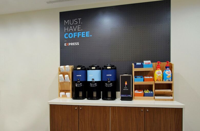 Hotel Holiday Inn Express Peru-lasalle Area