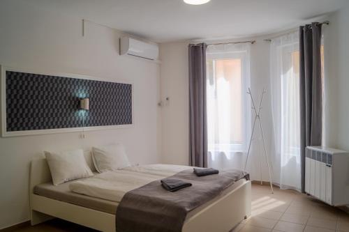 East Side Corner - Apartment 2