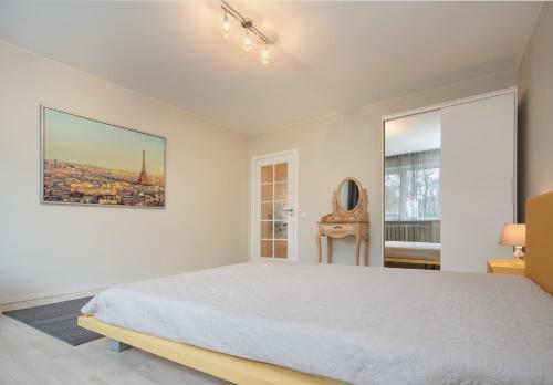 Town Hall Apartment