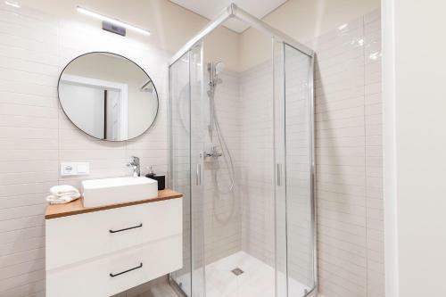 Centrally Located Riverside Apartment