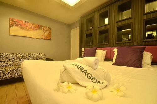 Hotel Paragon Inn