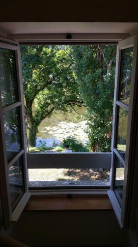 Hotel Logis Auberge De La Riviere